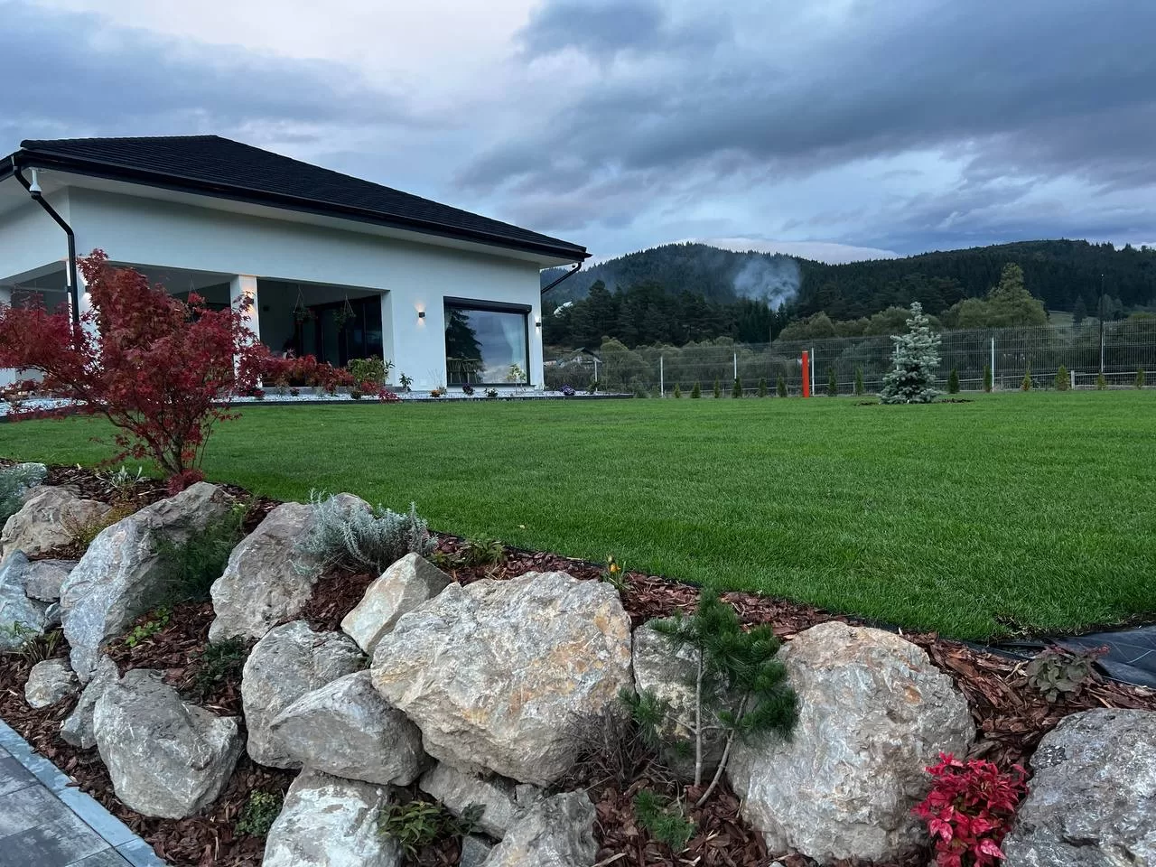 Sisteme de irigare și aspersoare pentru un gazon verde și luxuriant